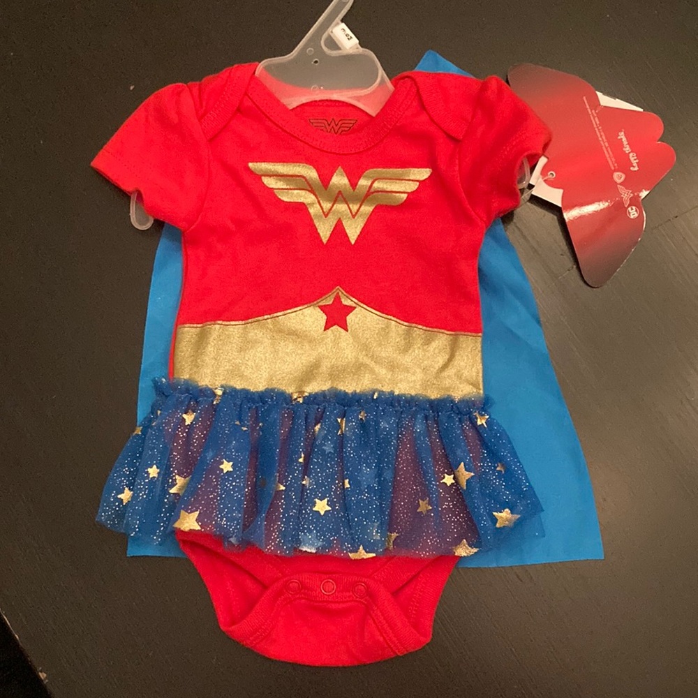 5 for $15 item! NWT Wonder Woman onesie costume size 3-6mo